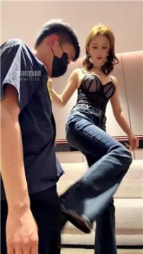 【调教视频】【小小】教闺蜜怎么玩贱奴 bf61052