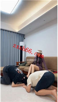 TLZB26057千奈-调三狗裸足舔脚深喉狠鞭打圣水喂39分