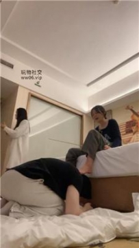 【调教视频】【白兔】捆绑肌肉男藤条鞭打恋足舔 bf48850