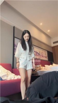 【调教视频】【富江】铆钉鞋全体重踩 JS250921-15