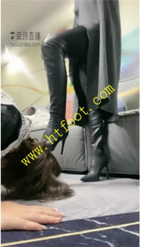 TL24104 歌迪丝】三婶舔长靴钻跨邪恶笑容下羞辱31分钟