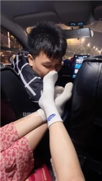 【调教视频】【不知名】出门夜宵打车偶遇前男友 JS251025-25