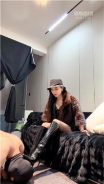 【调教视频】【风吟殿下】贵妇人S长靴踩-吃烟灰 bf60318