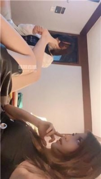 【调教视频】【倪小主】素人闺蜜品尝臭脚丫 JS250716-12