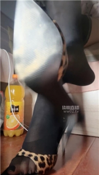 【第一视角】【咬猫】憋尿口哨挑逗    251020-16