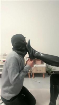 【调教视频】【悠悠殿下】高跟长靴踩-伺候沐足 JS260118-9