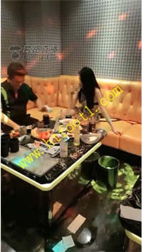 TL21694 滔滔】KTV和素人兄弟一起被暴打45分钟