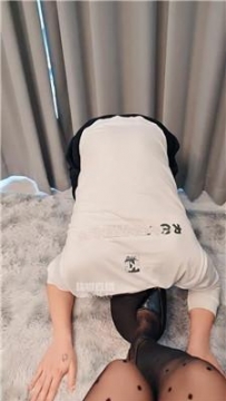 【调教视频】【闪闪】拴狗链-高跟黑丝踩 JS251014-9