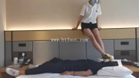 【小彤帆布鞋系列】长腿小彤玩弄毯子哥哥