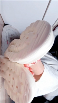 【第一视角】【乔乔在这里】凉拖裸足跟鹿    260314-14